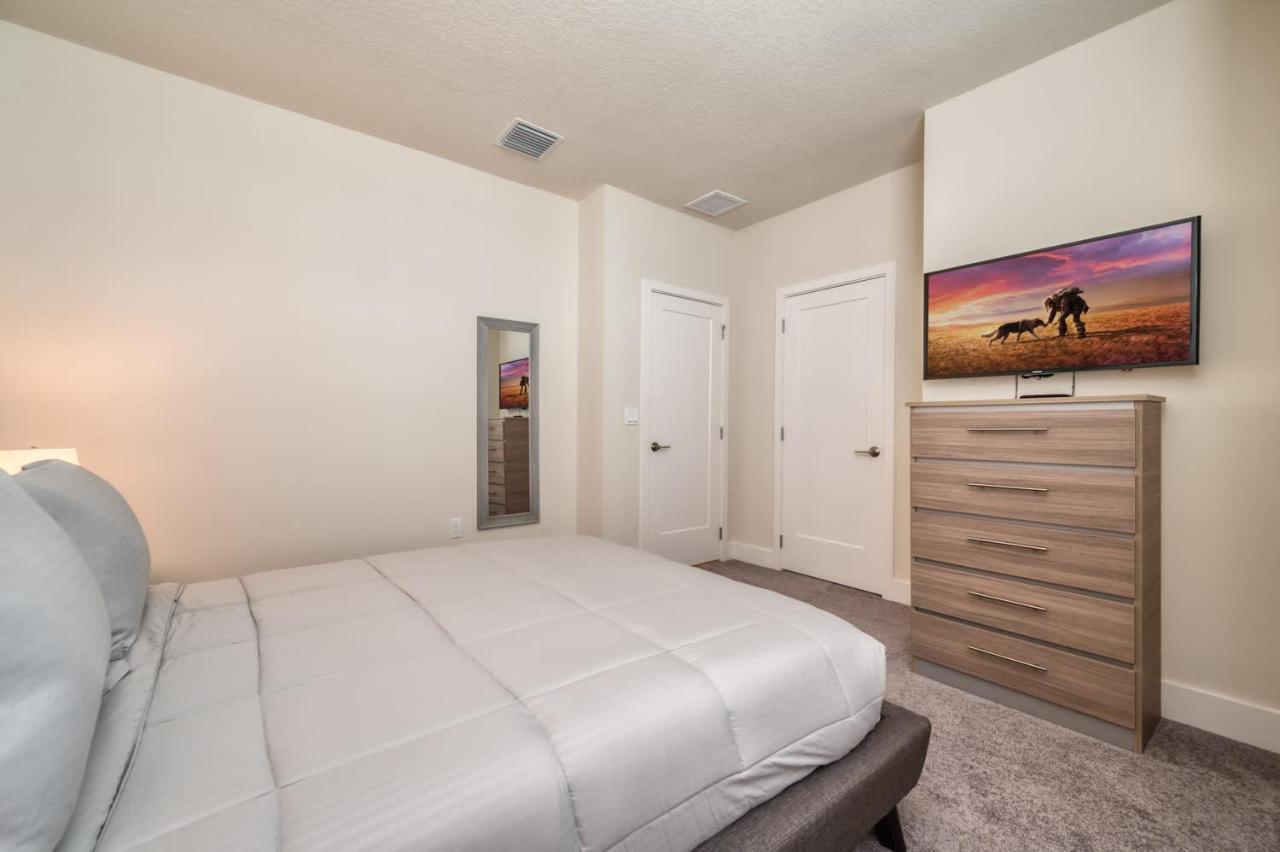 Comfortable Townhome With Private Pool Near Disney Four Corners Bagian luar foto